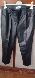 Pantaloni neri finta pelle