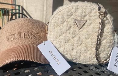 GUESS borsetta a tracolla Giully tweed e Cappello