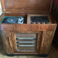 Radio a valvole antica