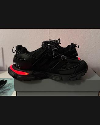 Balenciaga Track LED nere
