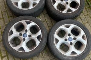 4 cerchi in lega Ford  195/50 R 15 Bologna