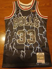 Scottie Pippen lightning swingman jersey
