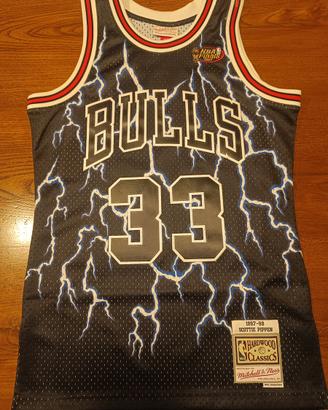 Scottie Pippen lightning swingman jersey