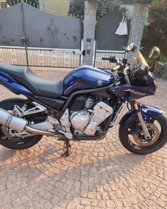 Yamaha fazer 1000 (FZ1)