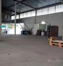 GARAGE-DEPOSITO 40/80mq per FOOD TRAILER