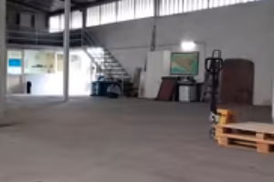 GARAGE-DEPOSITO 40/80mq per FOOD TRAILER