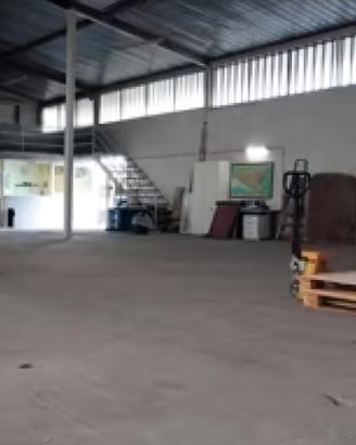 GARAGE-DEPOSITO 40/80mq per FOOD TRAILER