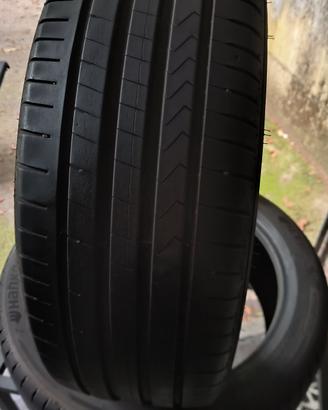 N2 gomme 235 45 18 Hankook ott. condizioni