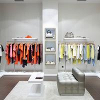 l'100 capi di abbigliamento misto uomo e donna