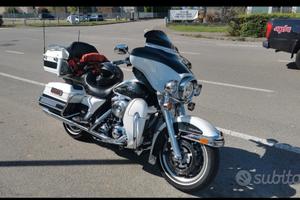 Harley Davidson Electra Glide Ultra a Classic 1584