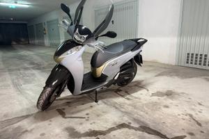 Honda Sh 300 air force km 22000