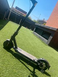 Monopattino elettrico nuovo bello