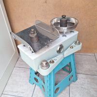 Bilancia antica a due piatti