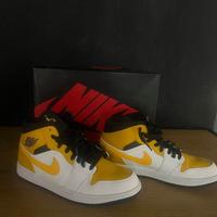 Nike Jordan 1 Mid University Gold tg44 scarpe