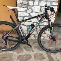 Mtb 29er Giant Xtc 01