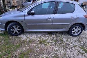 Peugeot 206 anno 2004,usata