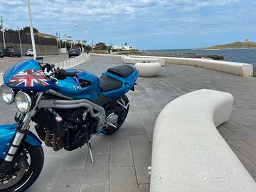 Triumph speed triple 955i