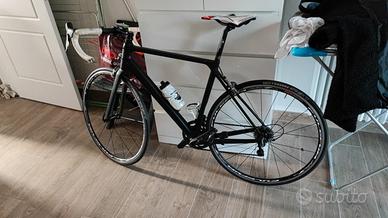 bici tutta in carbonio
