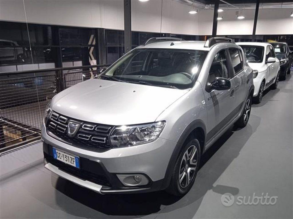 Dacia sandero stepway blu usata in vendita 