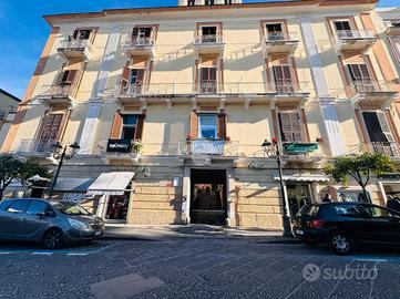 2 LOCALI A TORRE DEL GRECO