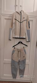 Tuta Nike Tech felpa e pantalone 