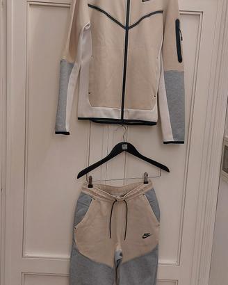 Tuta Nike Tech felpa e pantalone 