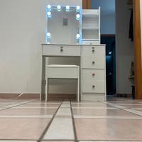 Toeletta trucco con specchio con LED e sgabello
