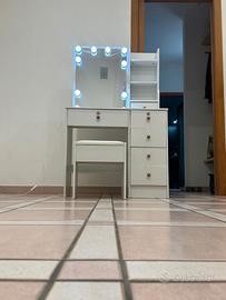 Toeletta trucco con specchio con LED e sgabello