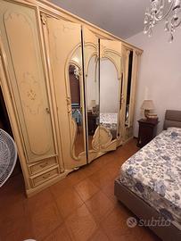 Armadio stile antico