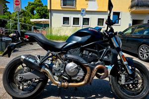 Ducati Monster Dark 821 2018