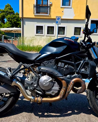 Ducati Monster Dark 821 2018