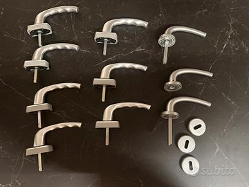 Maniglie acciaio per infissi interni/esterni