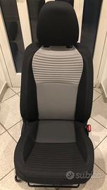 Interni yaris hibrid 2018