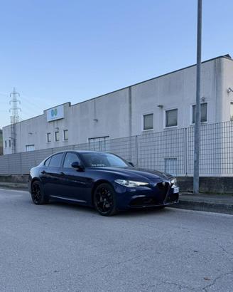 Alfa Romeo Giulia senza motore