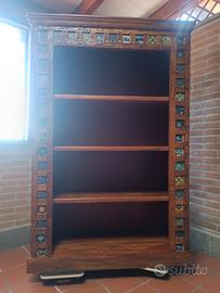 Mobili etnici in legno massello realizzati a mano