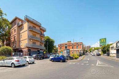 Immobiliare group srls. bottega 2 luci veneto
