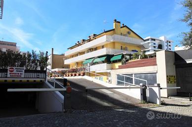 2 LOCALI A LIGNANO SABBIADORO