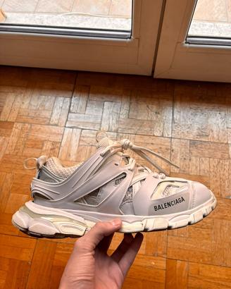Balenciaga Truck 41