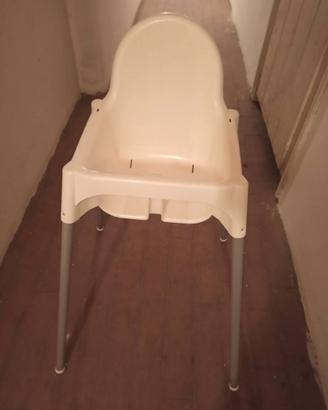 Seggiolone Ikea bianco con gambe argento