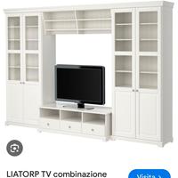 Mobile soggiorno IKEA Liatorp combinato.