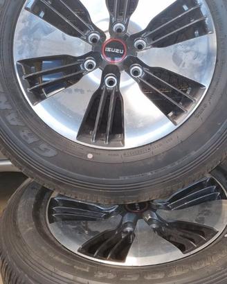 GOMME E CERHI ISUZU 265-60 R18