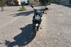 Yamaha xj6 . 