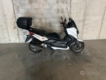Yamaha XMax250