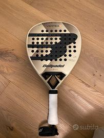 Bullpadel Vertex 04 w
