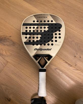 Bullpadel Vertex 04 w