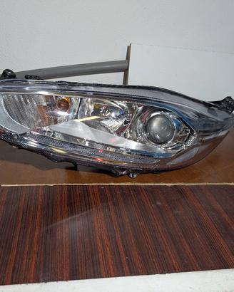 Faro Sx Ford Fiesta Mk7.5