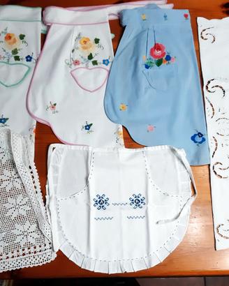 GREMBIULI DA CUCINA E TOVAGLIETTA RICAMATI