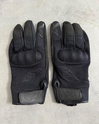 Guanti moto