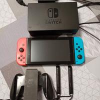 Nintendo Switch pari al nuovo – Completa di tutto
