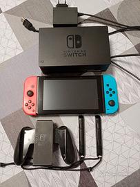Nintendo Switch pari al nuovo – Completa di tutto